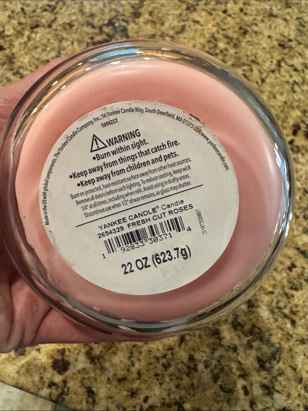 Yankee Candle “fresh cut Roses” Scented Large Glass Jar Candle 22 oz - Picture 3 of 5
